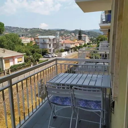 Domus Onda Marina דיאנו מרינה